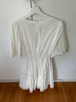 🤍 By Malina vit romantisk klänning med puffärm, student/midsommar