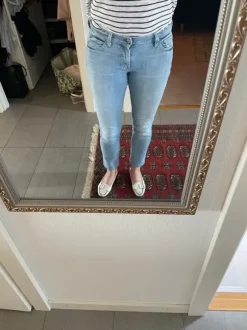 7 for all Mankinds ljusblå lågmidjade skinny jeans