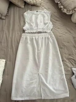 🤍 Vit tvådelad outfit – topp & kjol/ storlek S/M