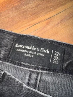 Abercrombie & Fitch Baggy Jeans