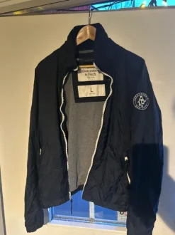 Abercrombie & Fitch vårjacka