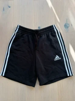 Adidas mjukisshorts svart vit S