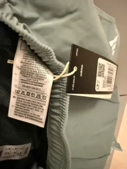 Adidas swimshorts gröna i storlek M