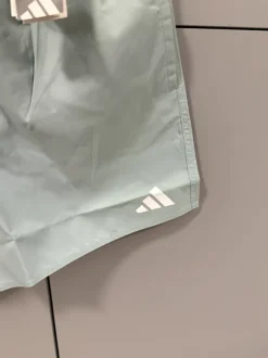 Adidas swimshorts gröna i storlek M