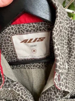 Alis skjorte