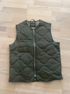 Arket inspireret vest