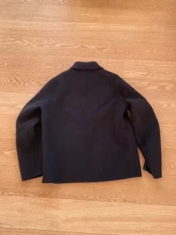 Arket mørkeblå jakke