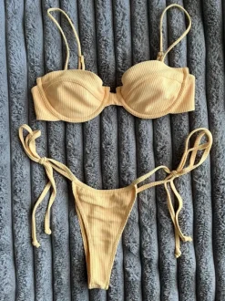 Asuyama bikinit