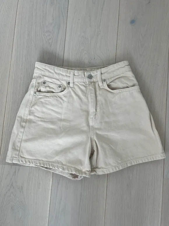 Beiga shorts