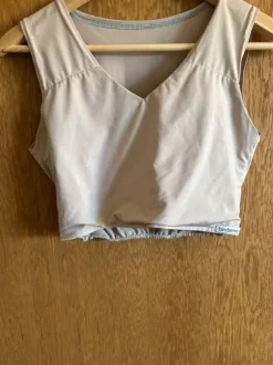 Beige binder I crop top længde