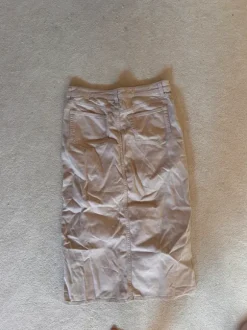 Beige kjol