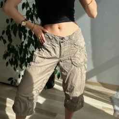beżowe rybaczki capri pants cargo 3/4 z dużymi kieszeniami