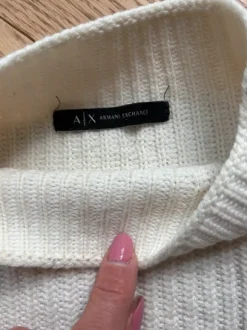 Beżowy sweterek Armani exchange