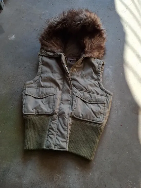 bezrękawnik miss sixty avant garde alternative swag y2k emo fur coquette scandinavian