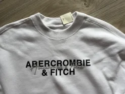 Biała krótka bluza Abercrombie & Fitch z UsA– NOWA z metką