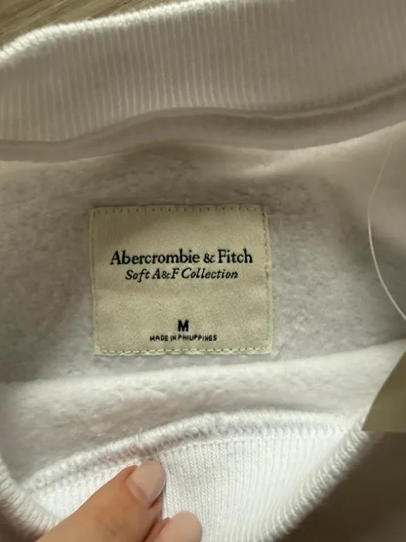 Biała krótka bluza Abercrombie & Fitch z UsA– NOWA z metką