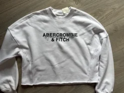 Biała krótka bluza Abercrombie & Fitch z UsA– NOWA z metką