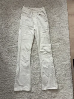 Bikbok valkoiset farkut