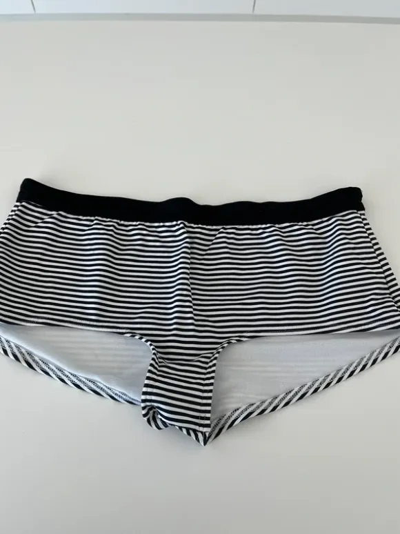 Bikini buks