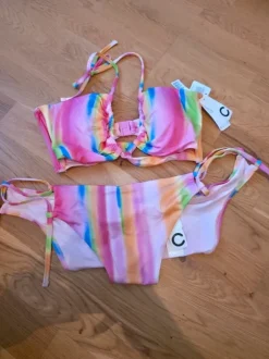 Bikini i fina färger!
