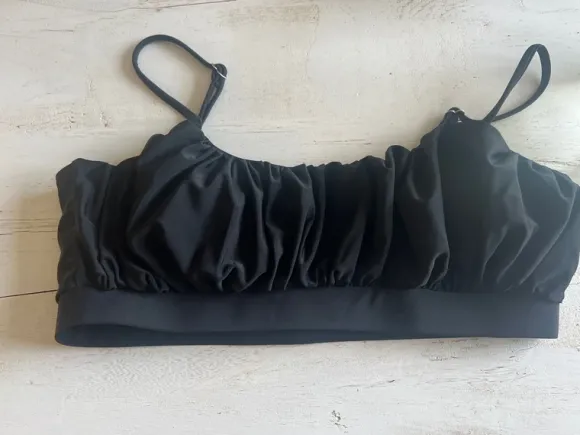 Bikini topp svart med rynk