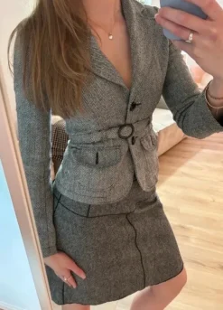 Blazer med bæltedetalje