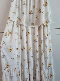 Blommig gravid och amningsklänning