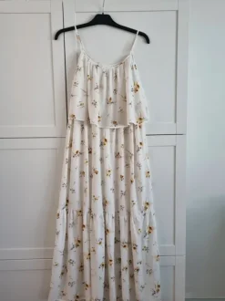 Blommig gravid och amningsklänning