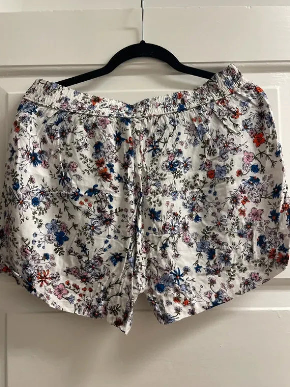 Blomstrede shorts