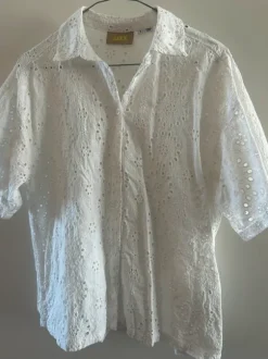Blonde bluse