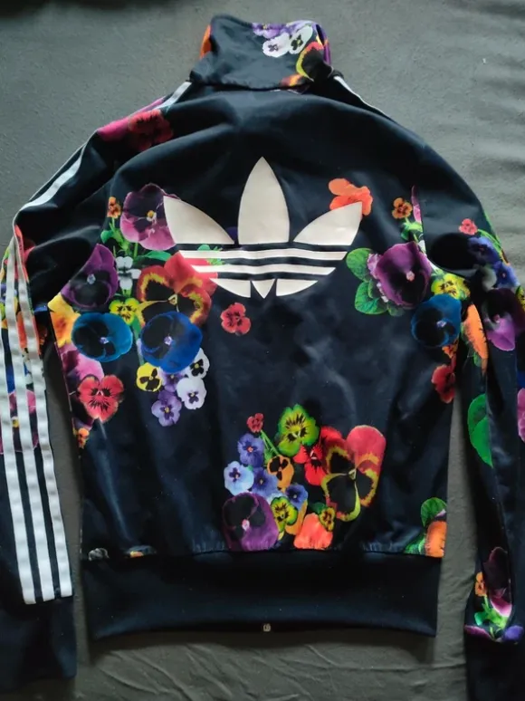 Bluza adidas kwiaty bratki S wiosna lato hit sezonu