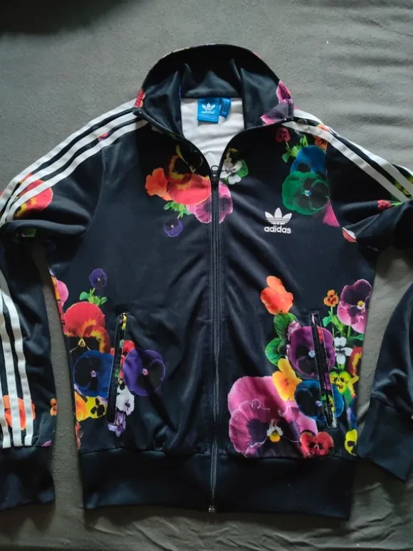Bluza adidas kwiaty bratki S wiosna lato hit sezonu