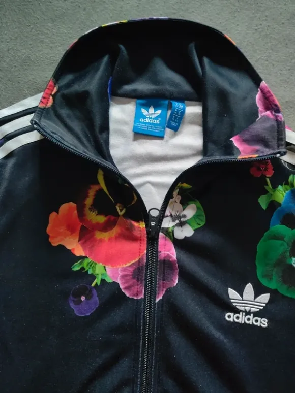 Bluza adidas kwiaty bratki S wiosna lato hit sezonu