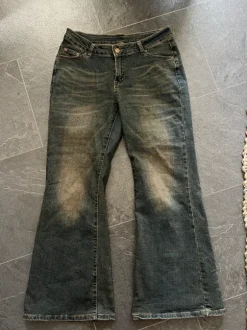 Bootcut jeans