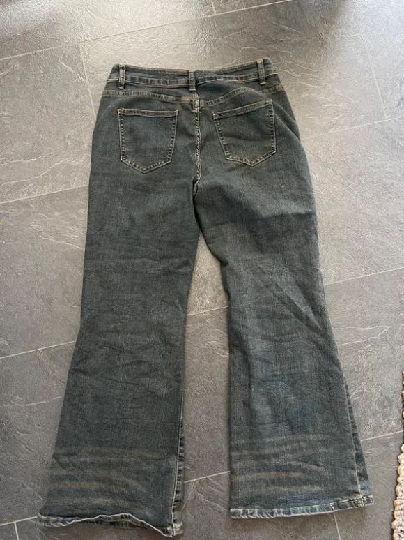 Bootcut jeans