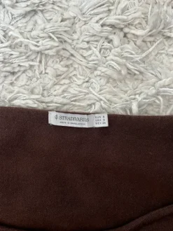 Brun boatneck tröja
