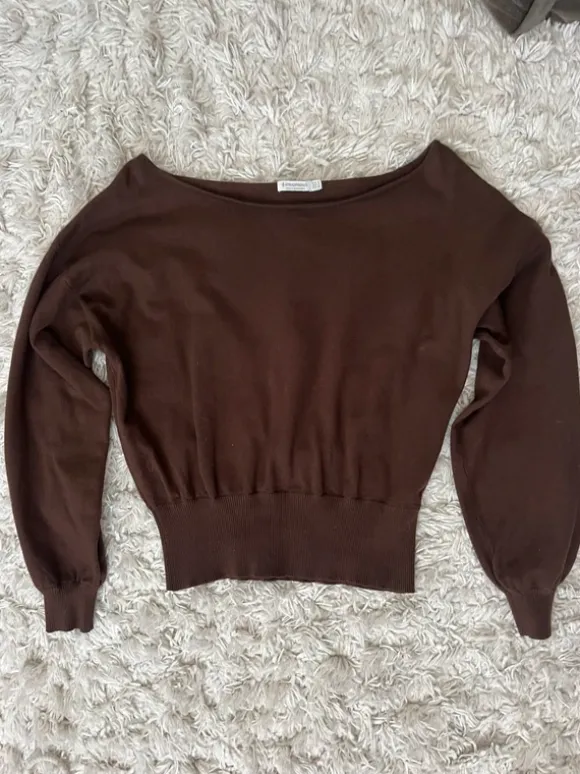 Brun boatneck tröja