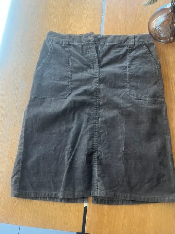 Brun medium lang nederdel