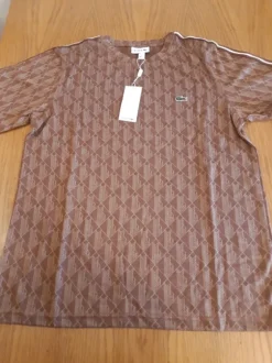 Brązowy męski komplet z wzorem Lacoste