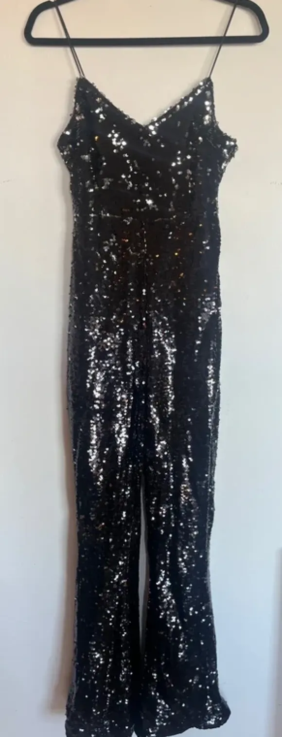 Byxdress med paljetter, Vanessa Moe
