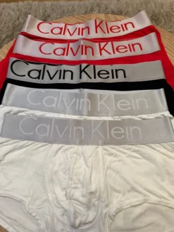 Calvin Klein L