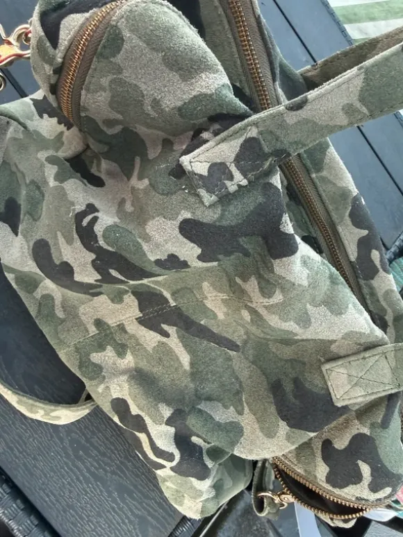 Camouflage taske i ruskind