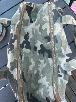 Camouflage taske i ruskind