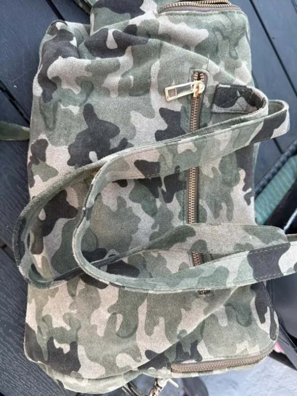 Camouflage taske i ruskind