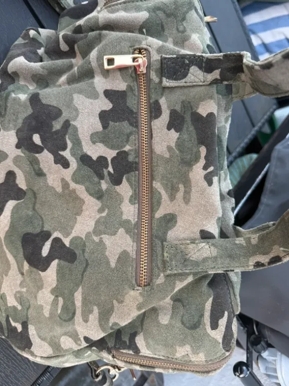 Camouflage taske i ruskind