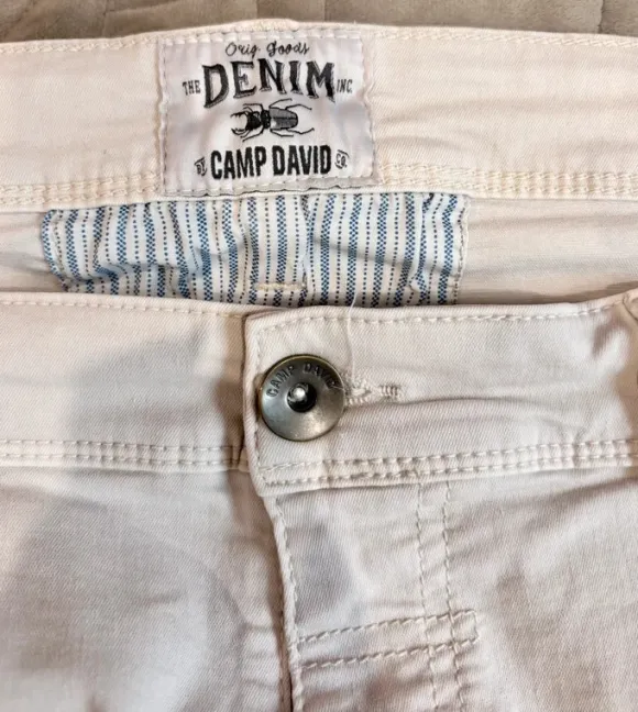 Camp David szorty chinosy