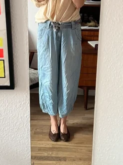 Capri pants