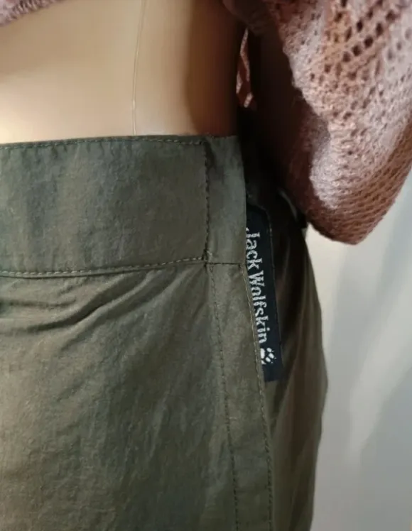 Ciemnozielone khaki spódnico-spodenki Jack Wolfskin 36 trekking