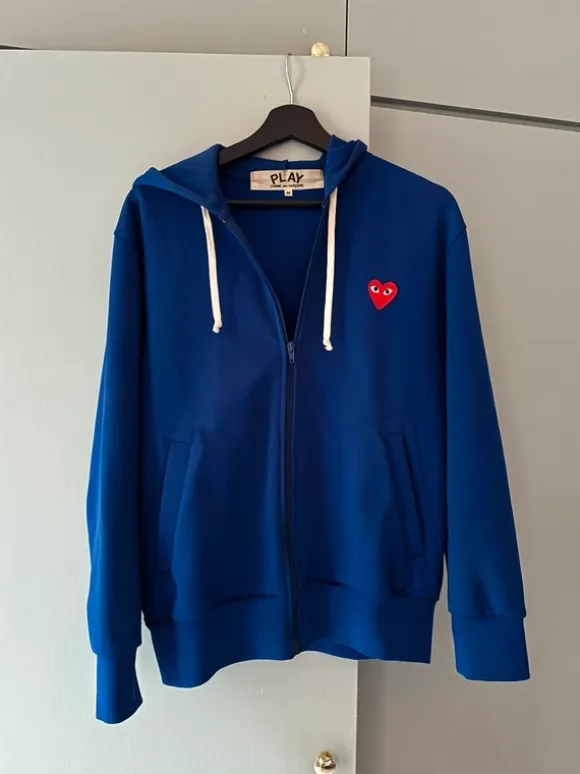 Comme des Garçons PLAY blå huvtröja, storlek M