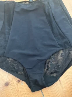 Control Shape Lace Shapewear Trusser.